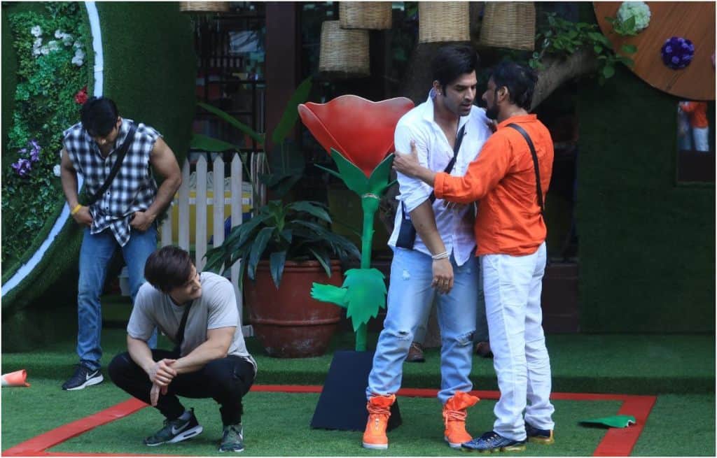 Bigg Boss 13 Salman Khan Angry on siddharth shukla and share jail experience
