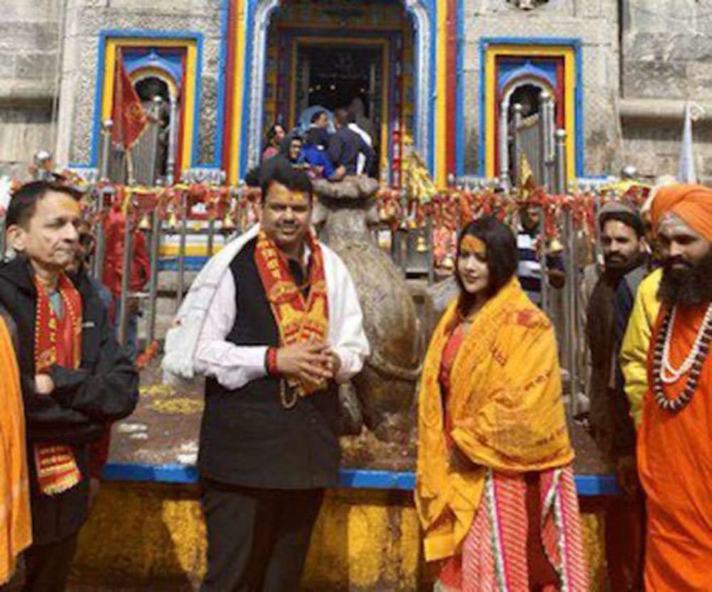 maharashtra cm Devendra Fadnavis in kedarnath dham with family
