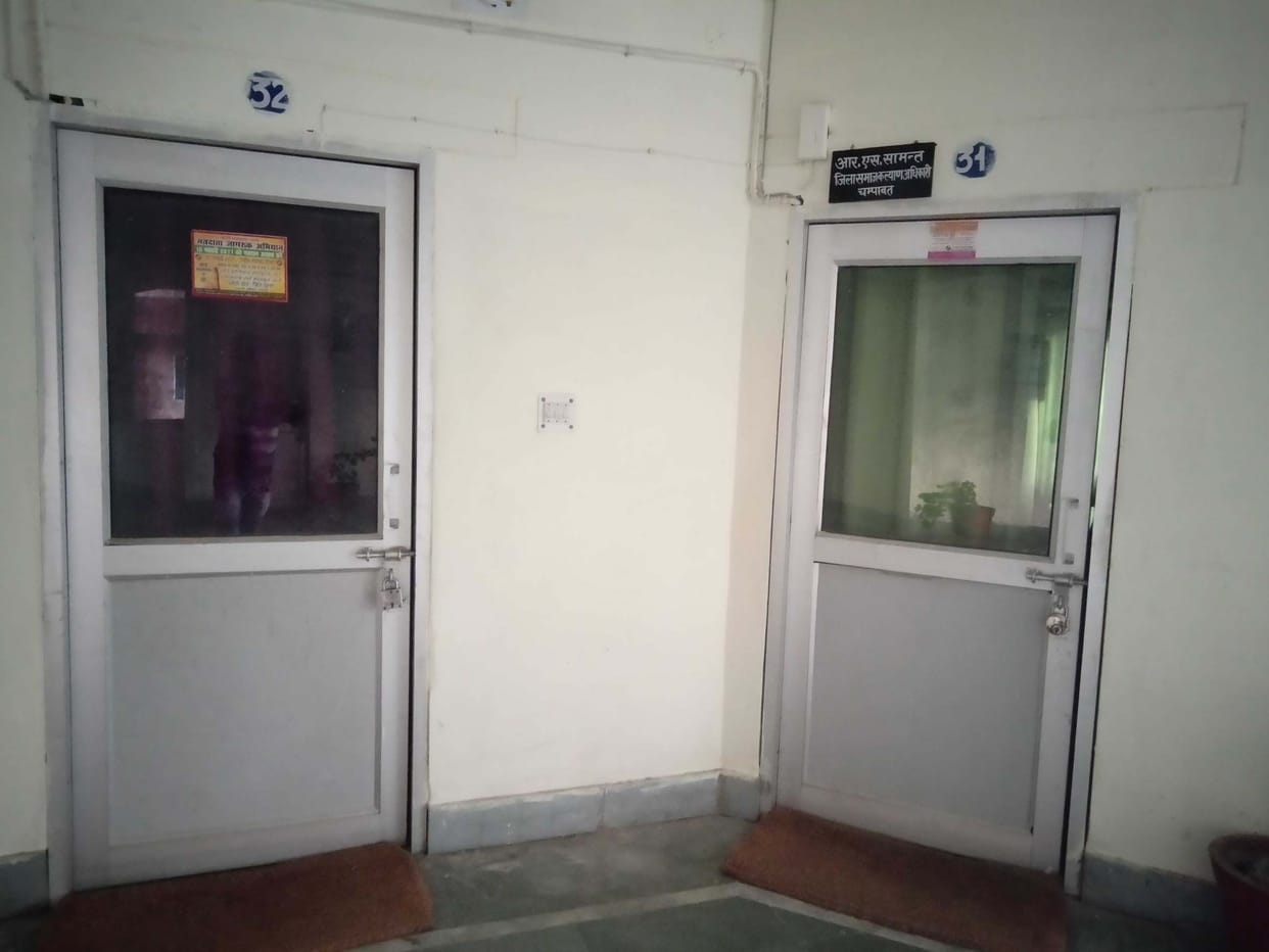 Locks were kept hanging for two hours in social welfare department