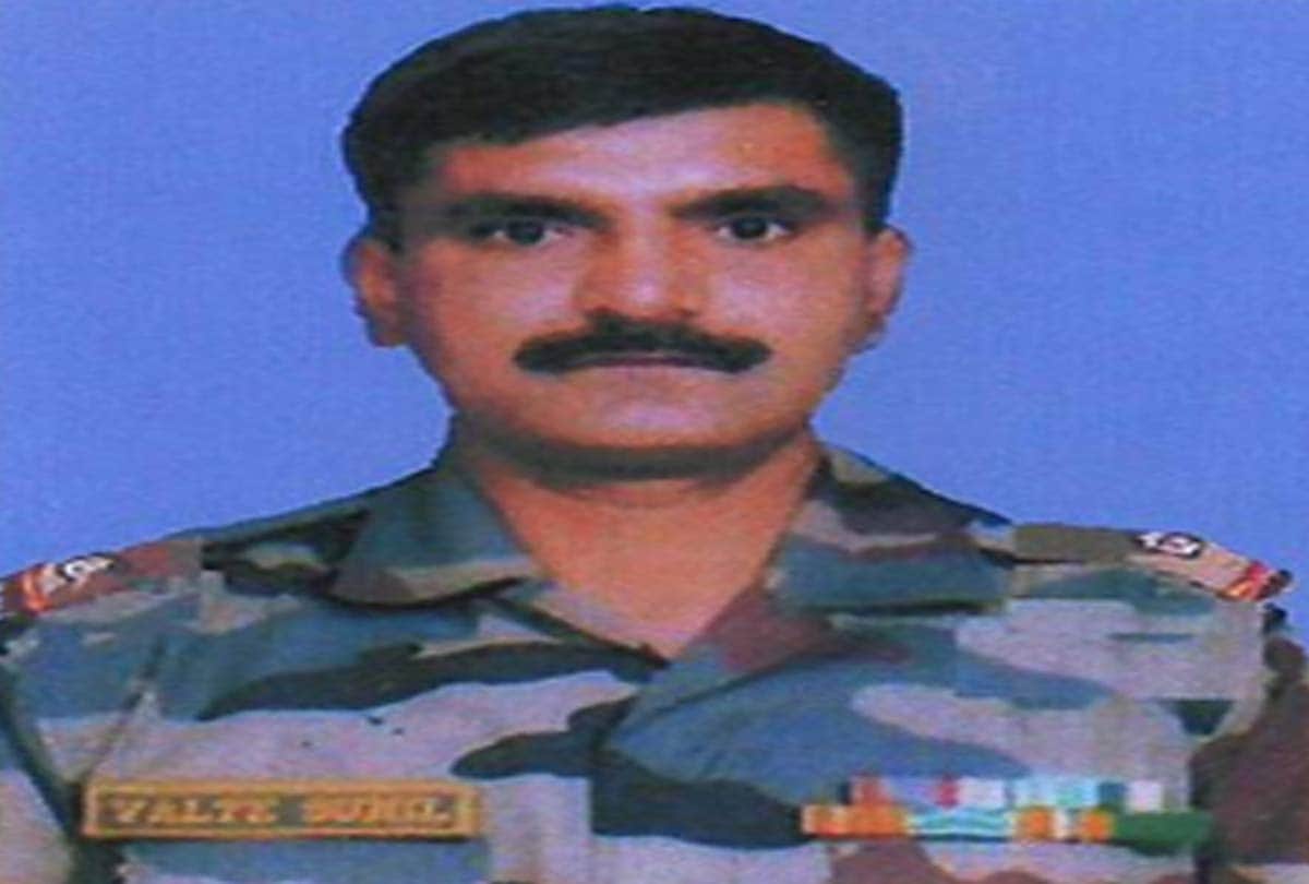 wreath laying ceremony of Naib Subedar Valte Sunil Ravsaheb being held in Jammu