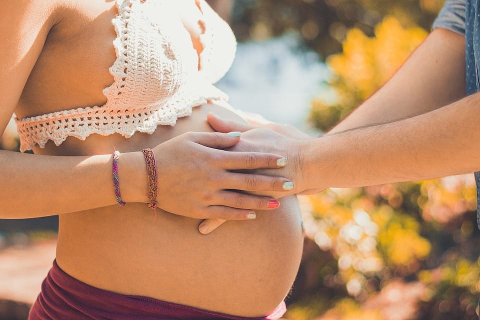 Novel coronavirus cannot pass from mother to child in late pregnancy