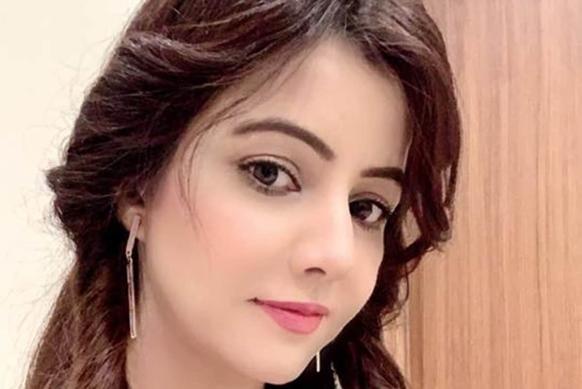 Pakistani singer Rabi Pirzada who threatened PM Narendra Modi quits showbiz after private pics leak