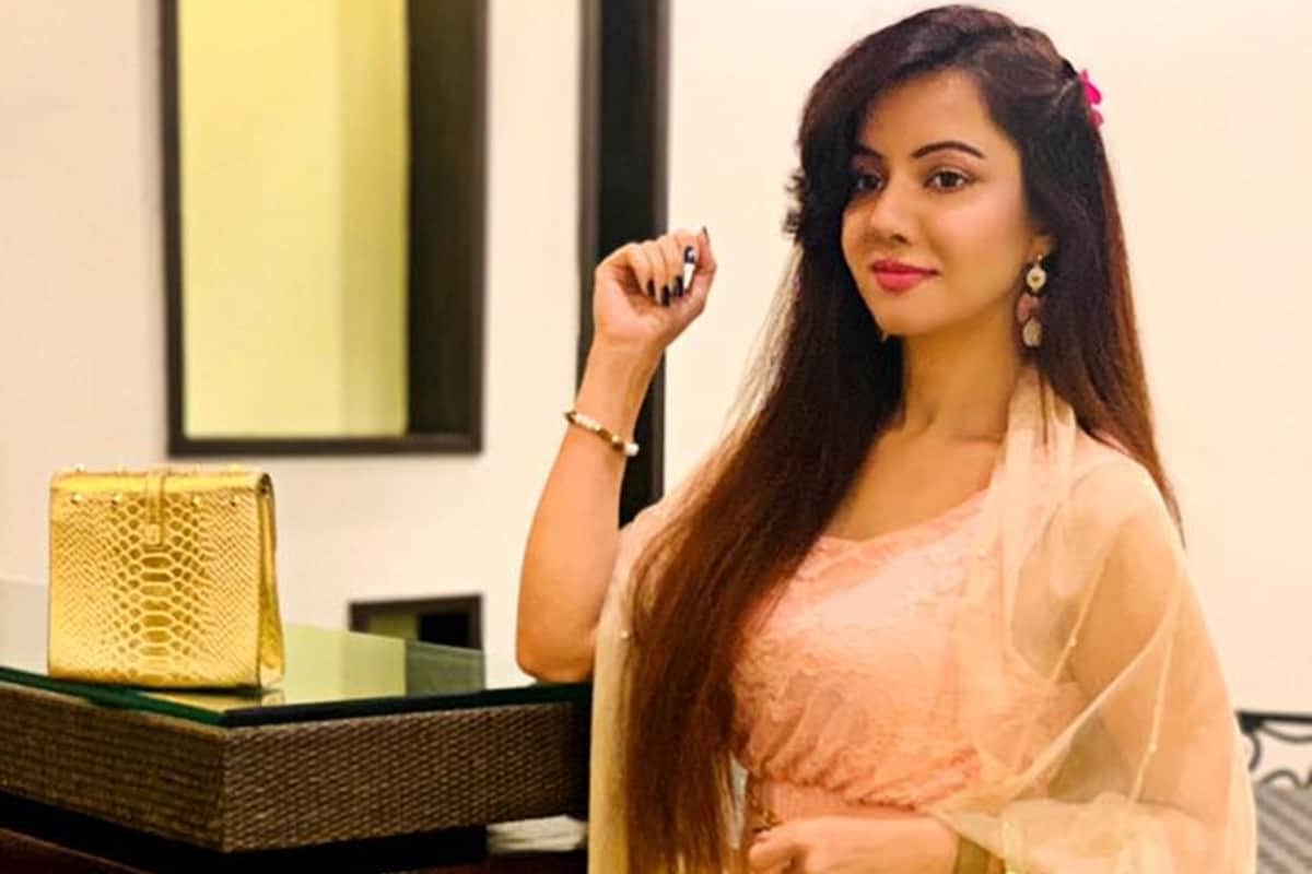 Pakistani singer Rabi Pirzada who threatened PM Narendra Modi quits showbiz after private pics leak
