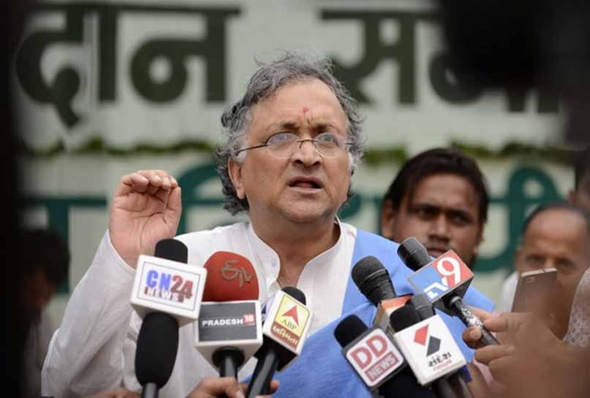 Ramchandra Guha Declines Compensation of Rs 40 lakh for Brief Stint in CoA