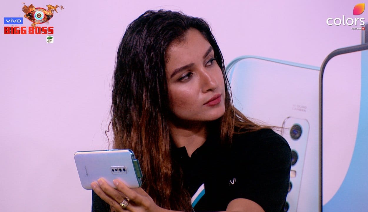 Bigg Boss 13 shefali bagga eliminate and takes sidharth shukla paras chhabra