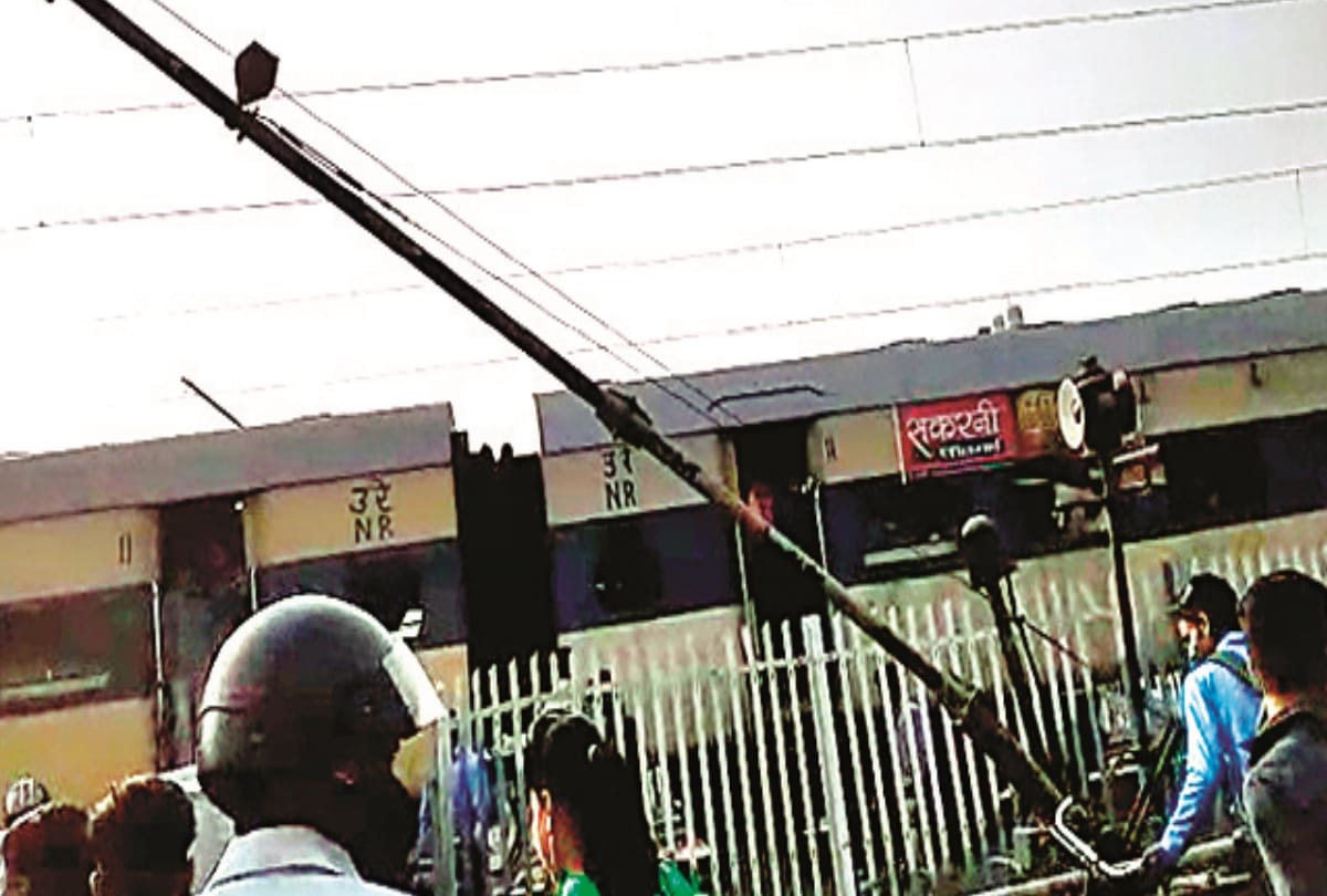railway gate remained open, memu crossed in kesri kheda in lucknow