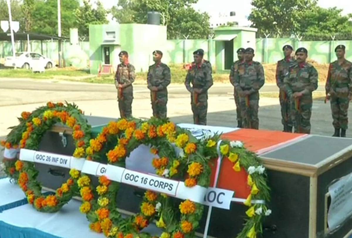 wreath laying ceremony of Naib Subedar Valte Sunil Ravsaheb being held in Jammu
