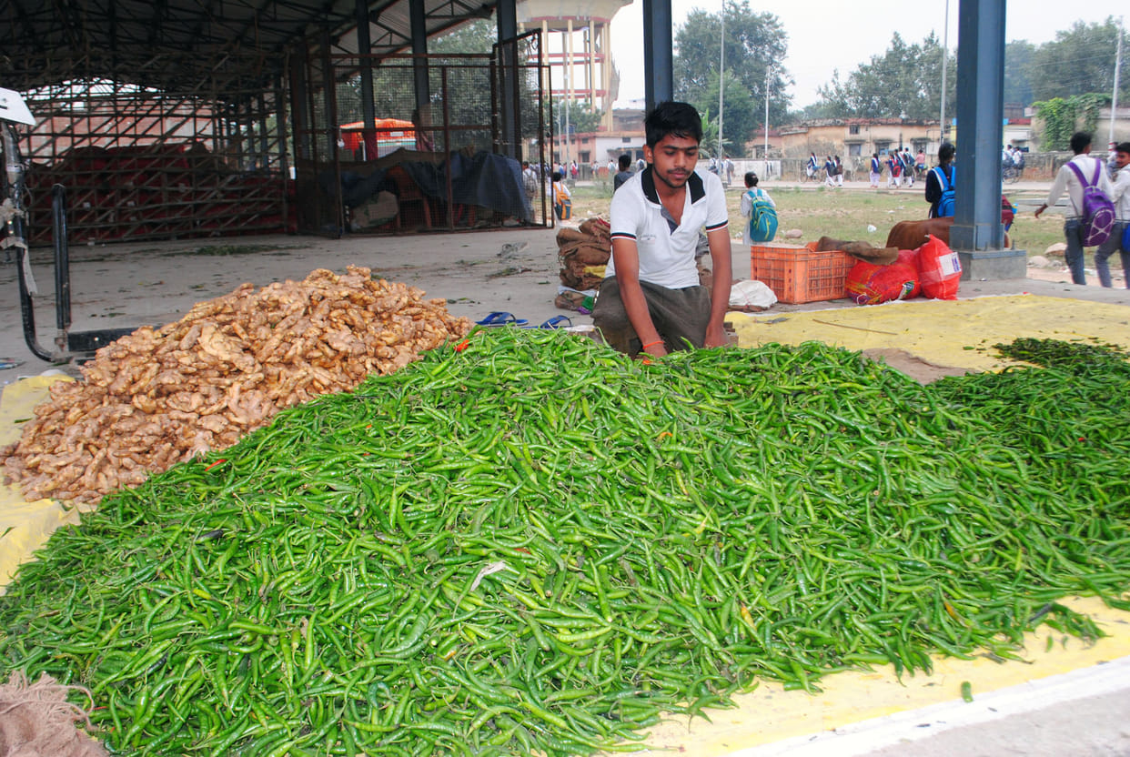 Opposition to retail vegetable vendors continues, some agree