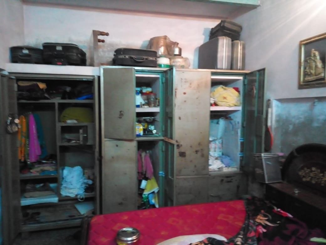 mobile shop, theft