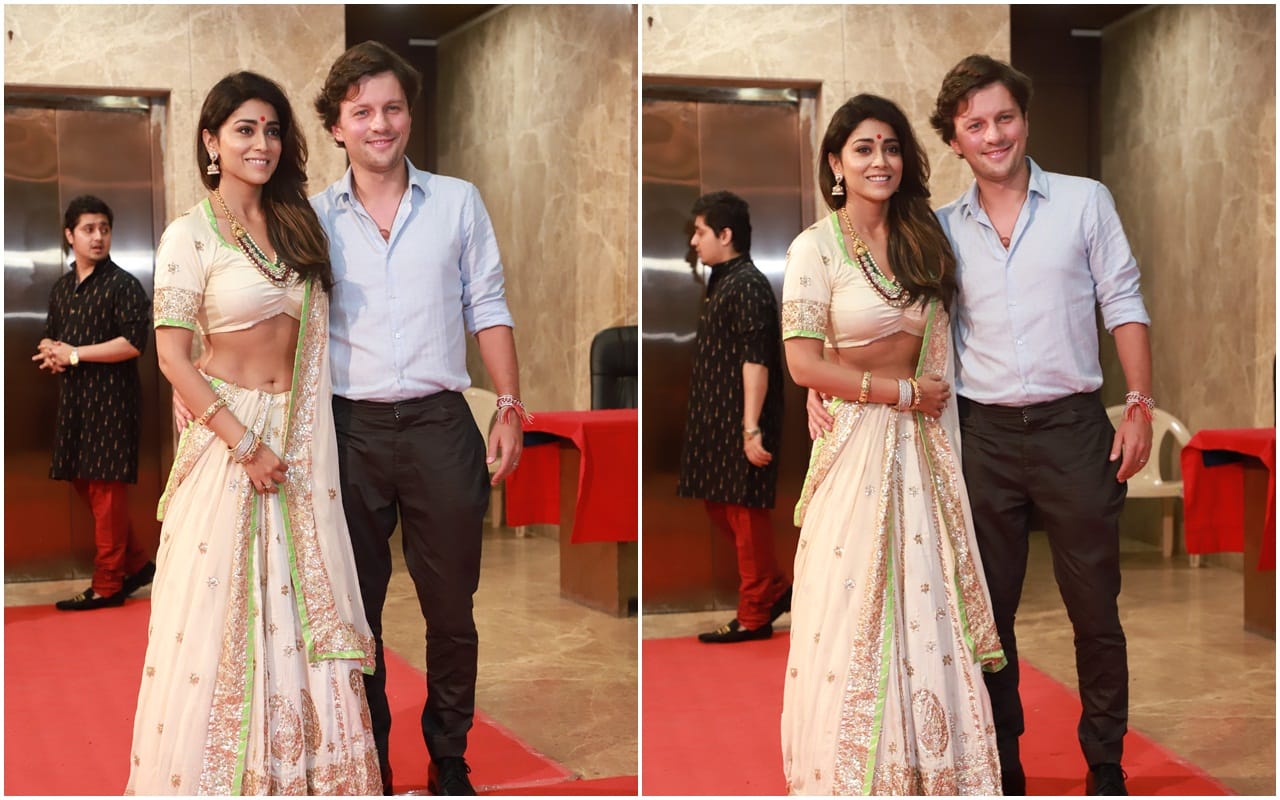 shriya saran Kissing hubby Andrei Video Goes viral