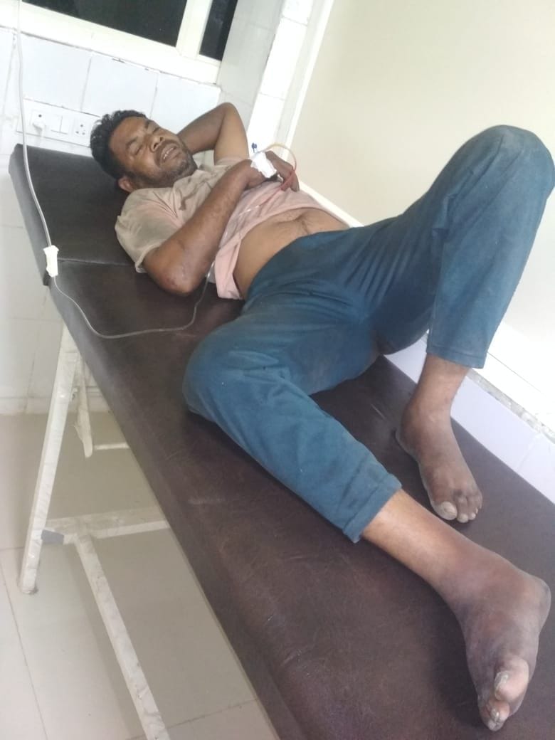 Accusedof theft, uncle nephewbeaten p hostage