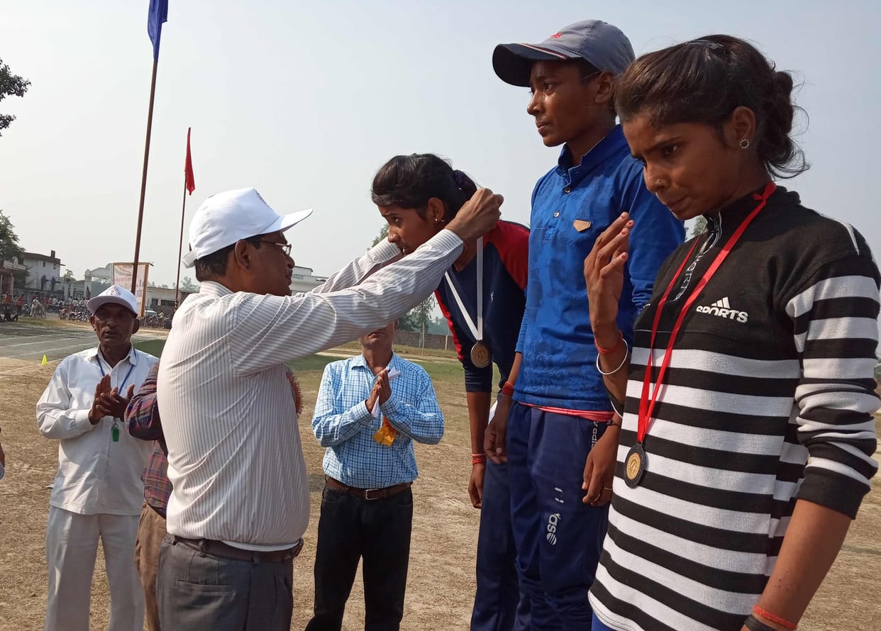 Kiran of Azamgarh wins among girls