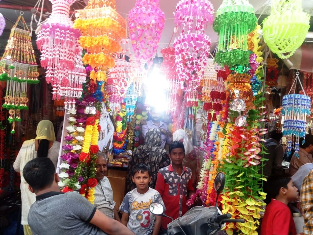 Shops adorned in the market, waiting for customers