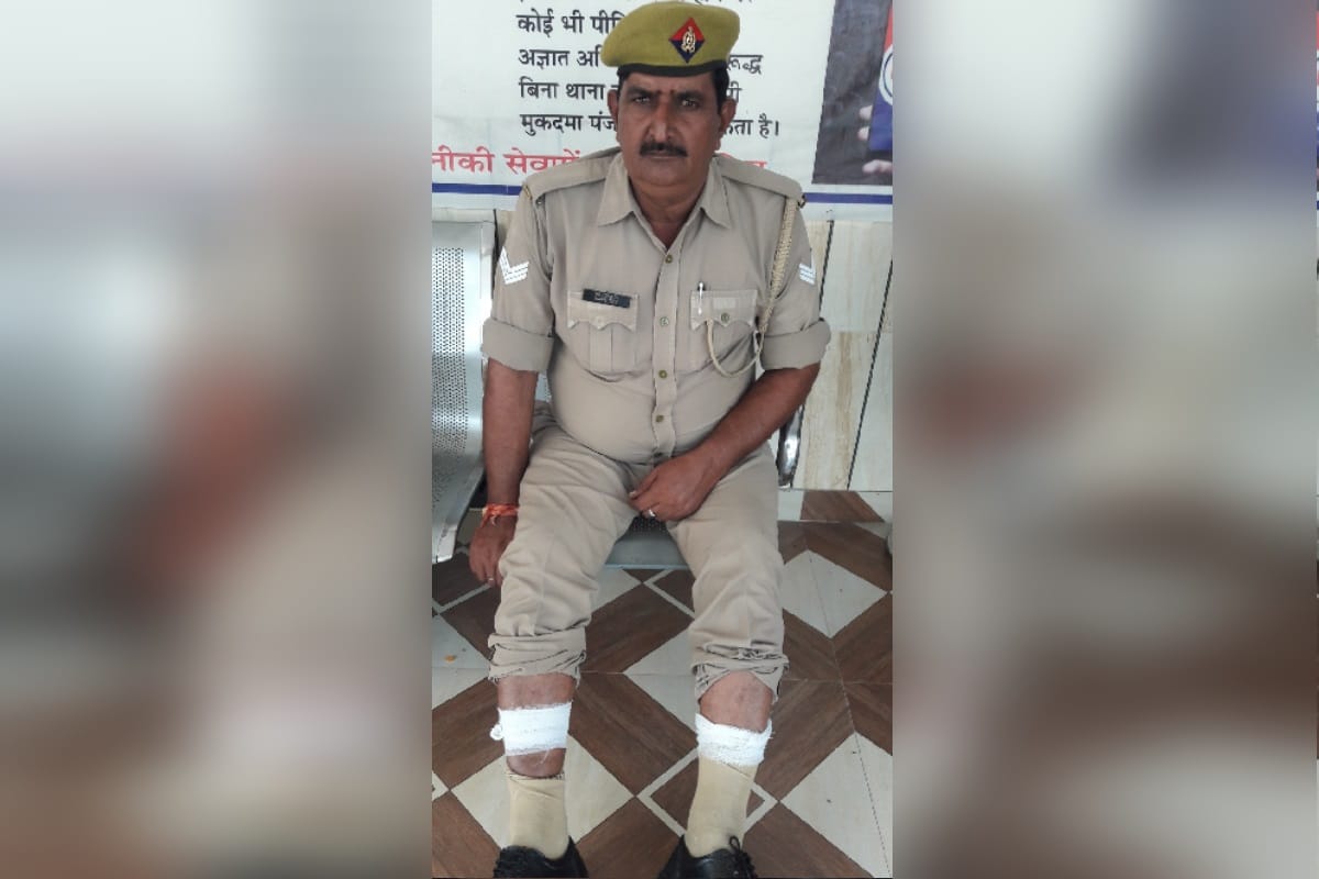 Two policemen injured in attack from stone in Baghpat district of Uttar Pradesh