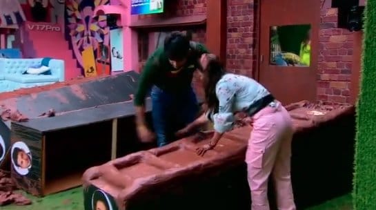 Bigg Boss 13 Snakes and Ladders task Devoleena Bhattacharjee slap Shehnaz Kaur Gill