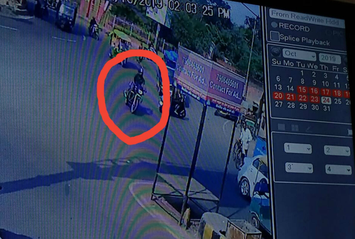 miscreants looted woman tourist near taj mahal in agra
