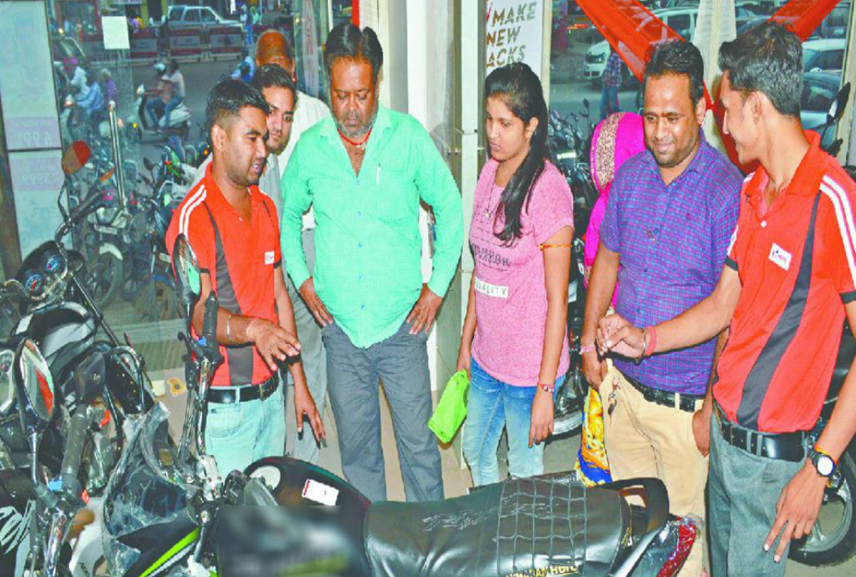 expect of Rs 400 crore sell on Dhanteras in agra markets