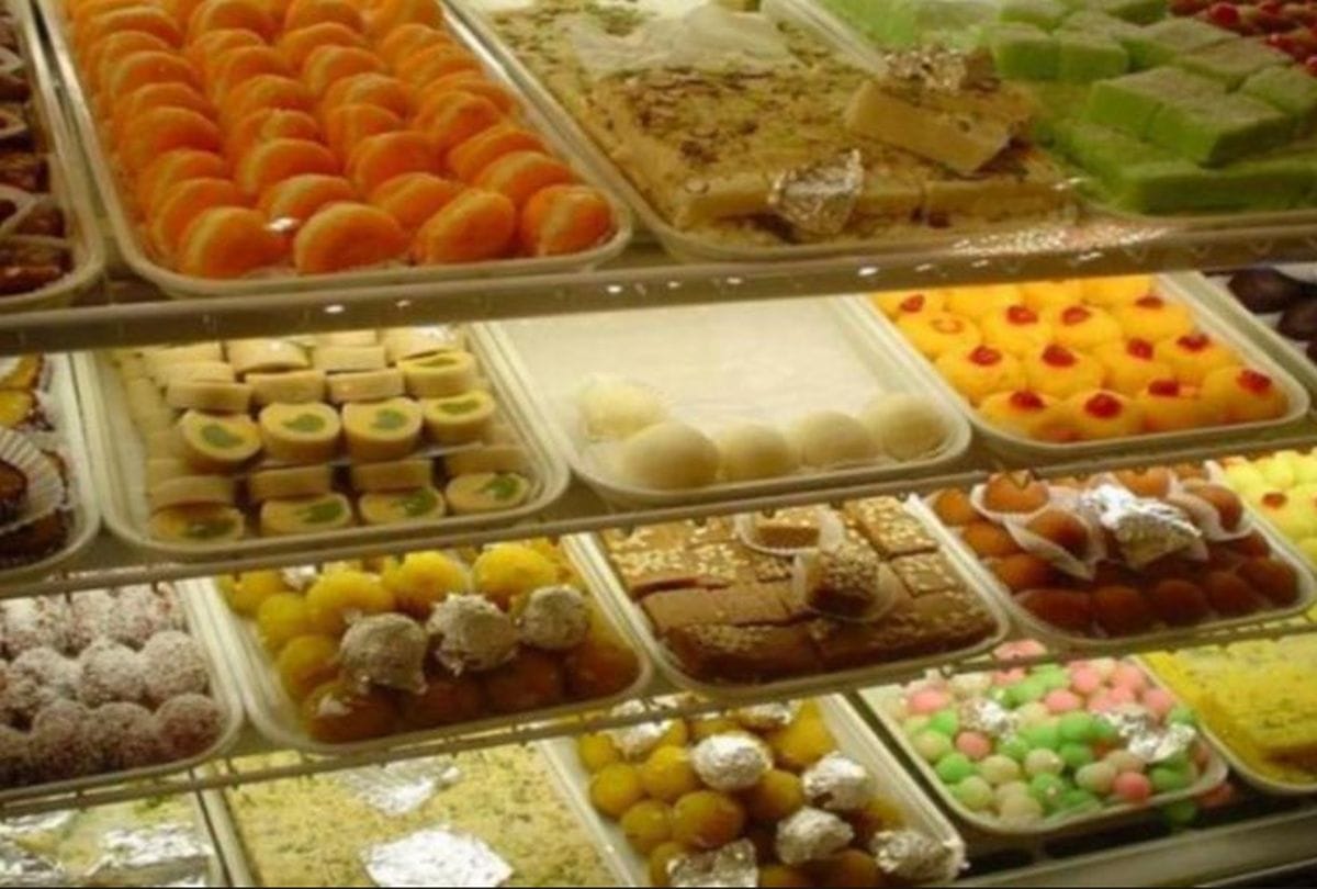 adulterated sweets seized in agra on diwali