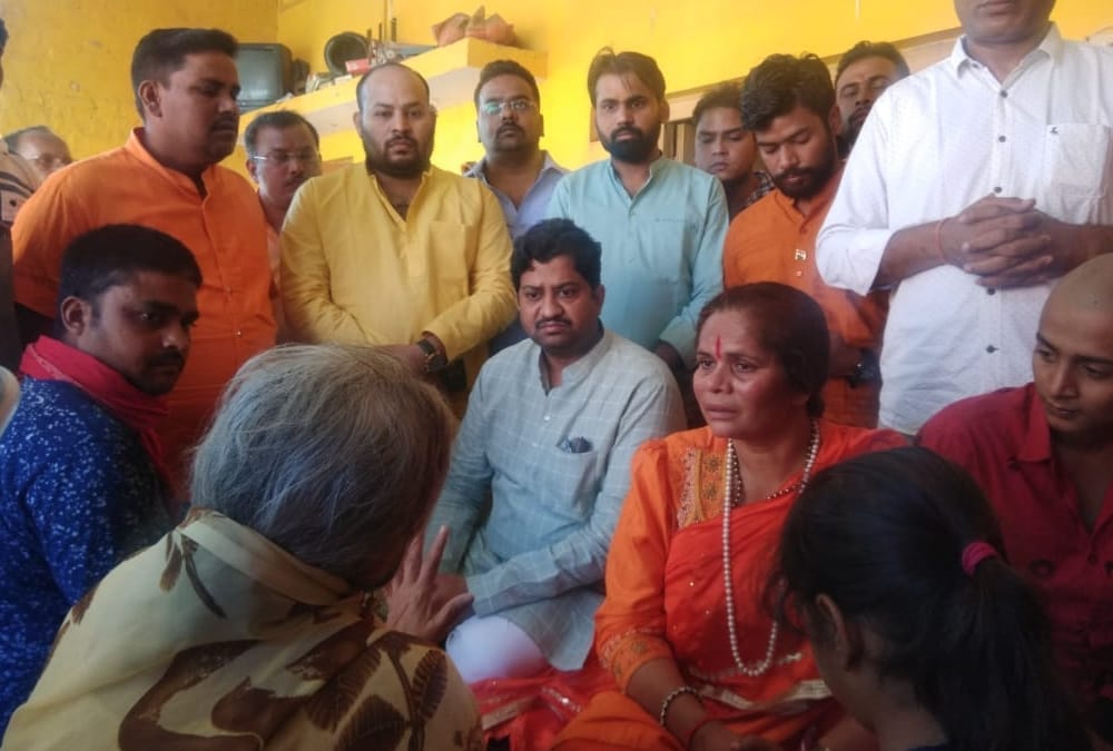 Sadhvi Prachi meets to Kamlesh Tiwari's family.