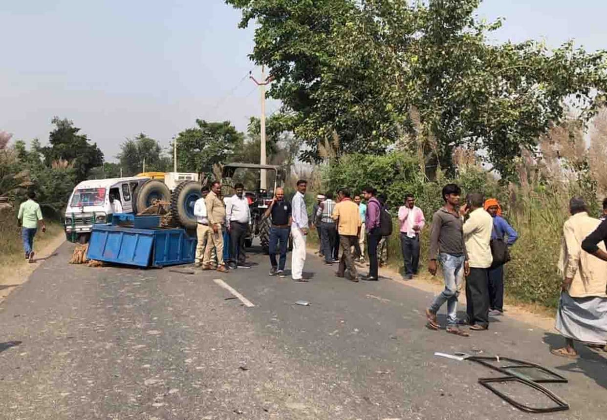 road accident in kanpur, one people died and four injured