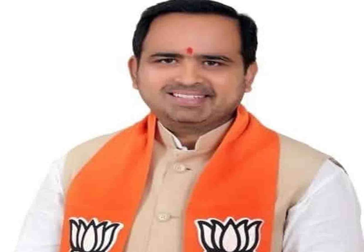 Uttar Pradesh manikpur Bypoll Results Live