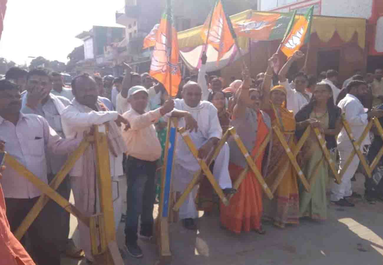 Uttar Pradesh manikpur Bypoll Results Live