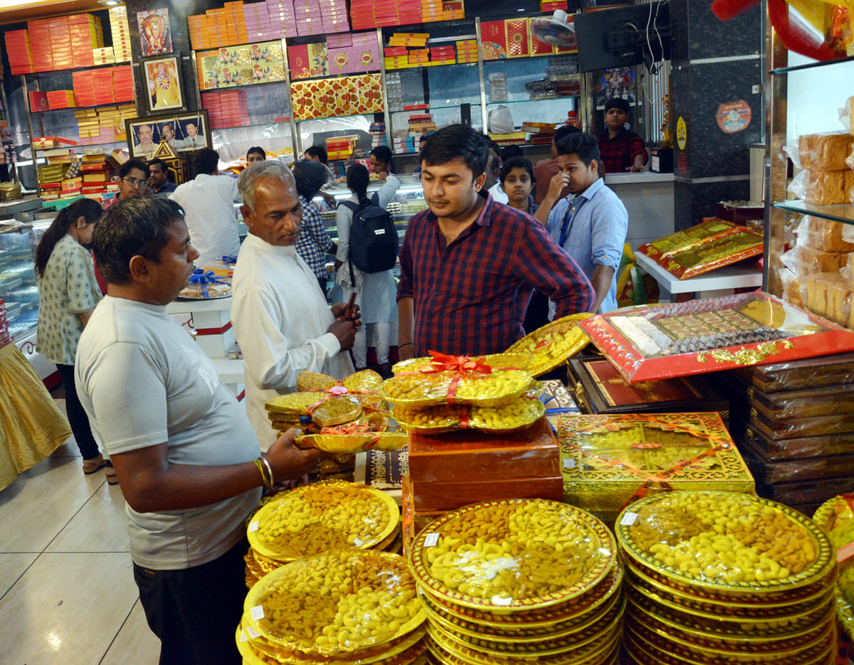 Demand for desi ghee and bin mawa sweets