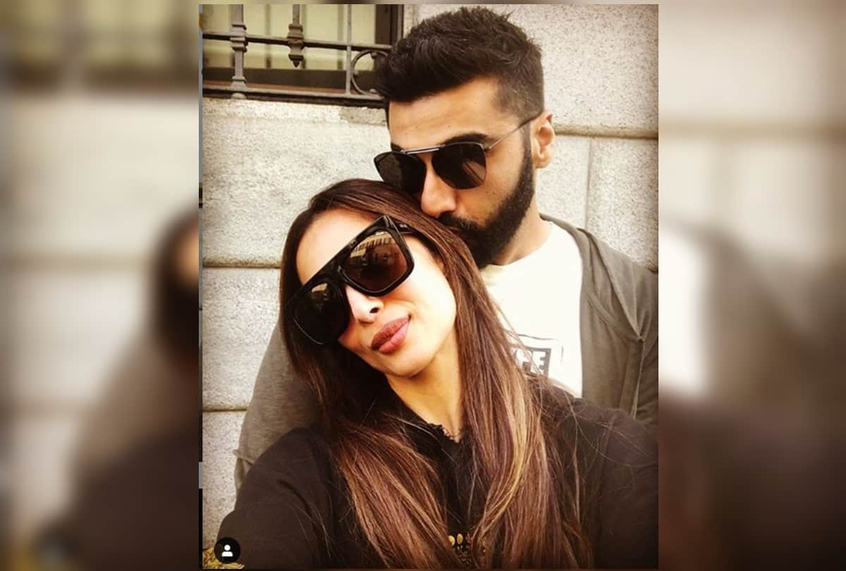 Arjun Kapoor Gets Trolled After Sharing Kissing Pic With Malaika Arora