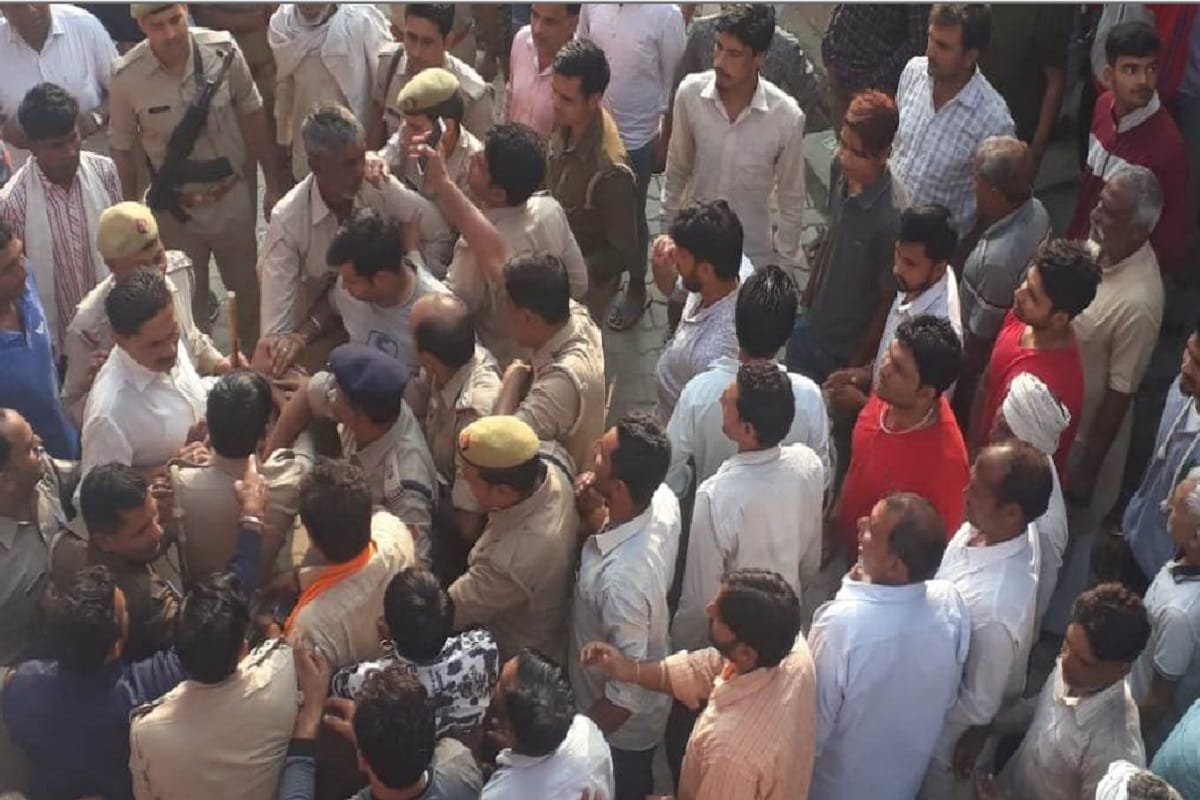 Shouted slogans of Pakistan after firing in two sides at Meerut district