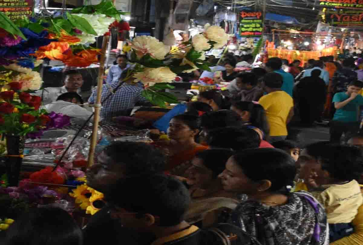 Market ready for Dhanteras, first festival of Deepotsav today