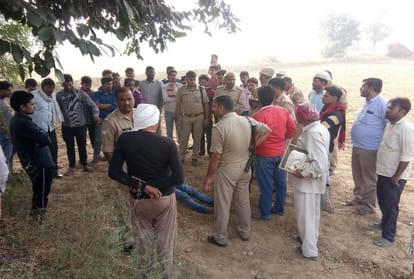 Courier company truck looted after killing driver in agra