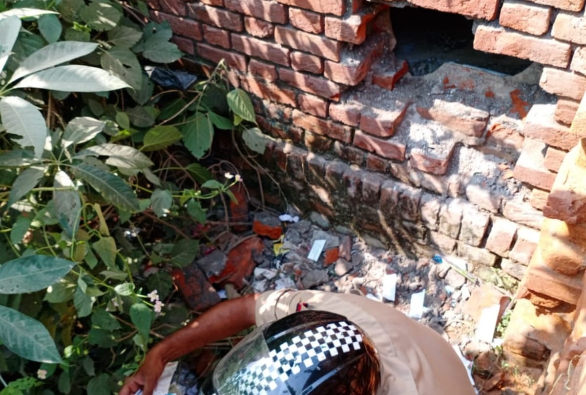 theft in a jewellery shop in gonda