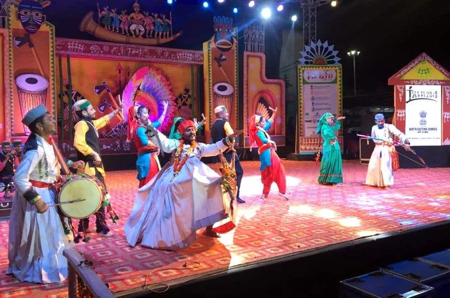 Artists of Uttarakhand scattered colors of folk culture at Puri festival