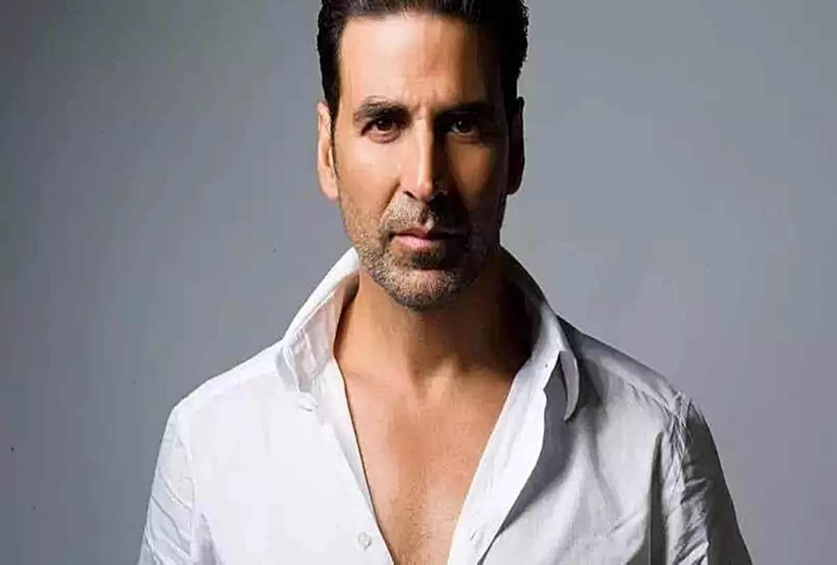 Akshay Kumar reaction after his fan reveals she was write letters for 20 years