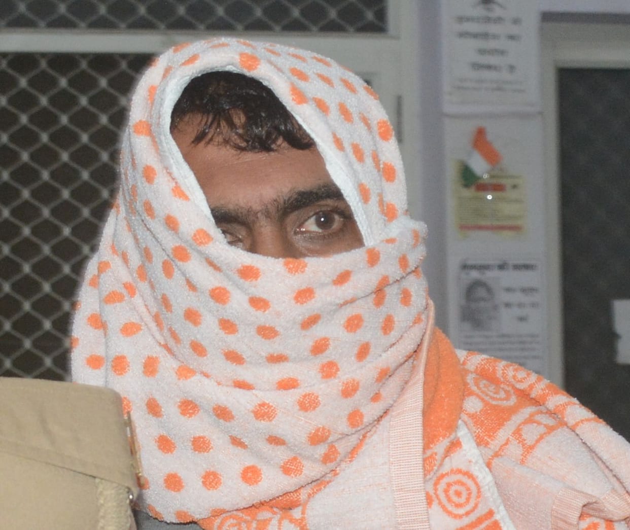 policeman arrested for taking bribe