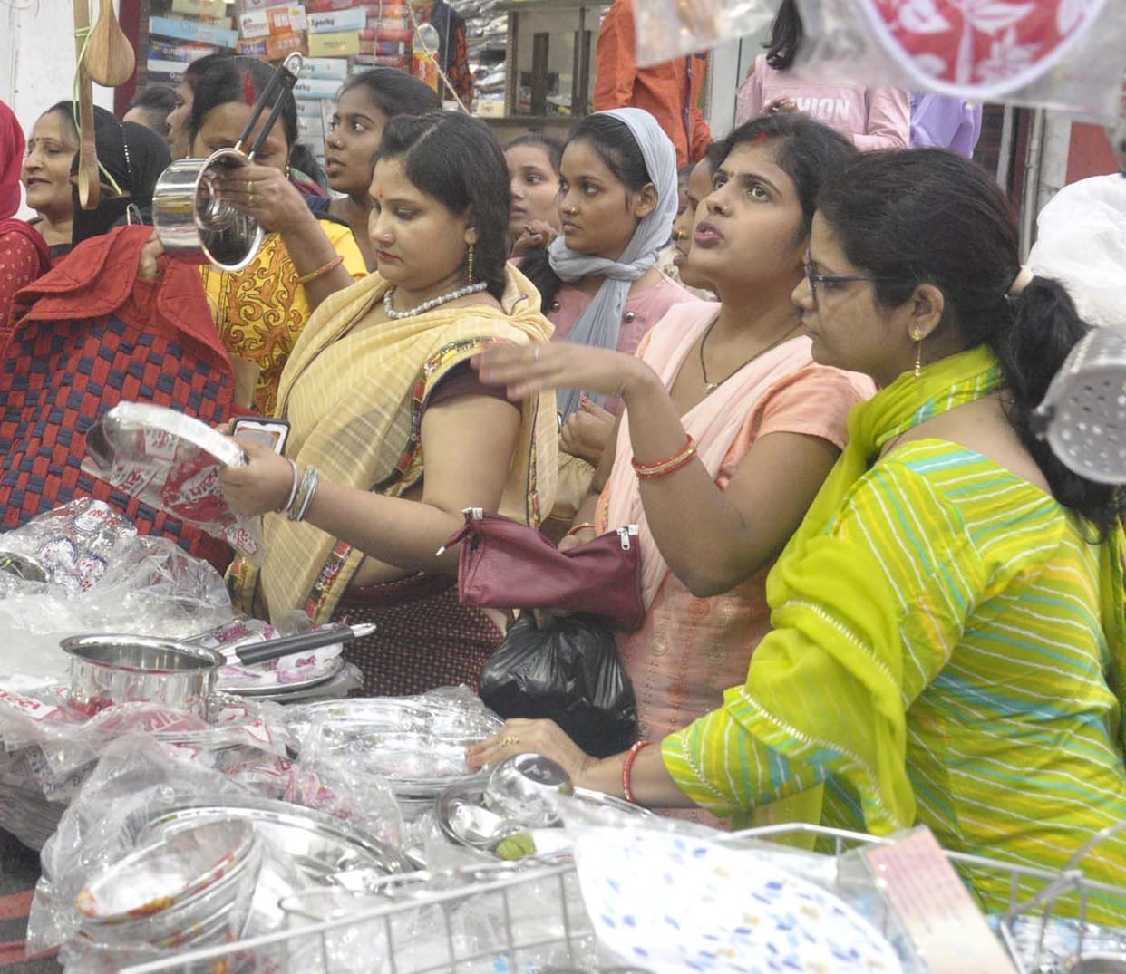 Plenty of money on Dhanteras
