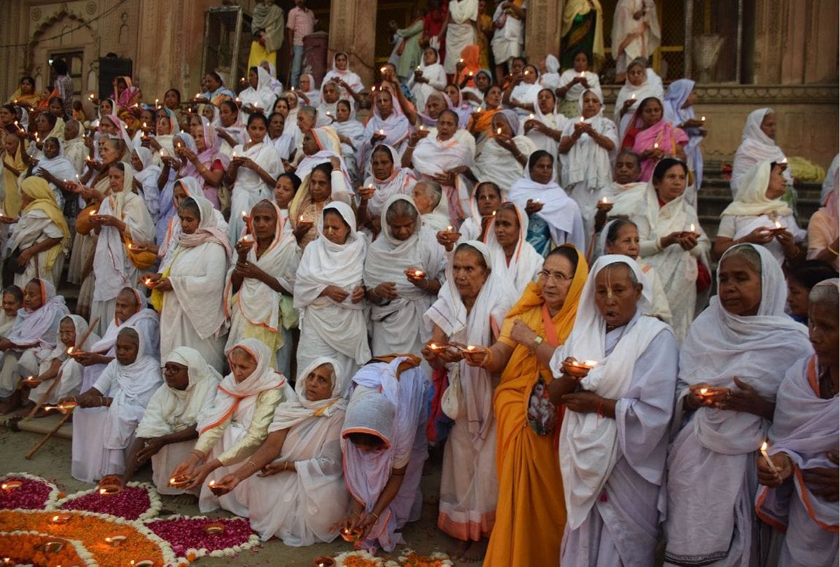 Widows Celebrates diwali on Yamuna Ghat In Varindavan