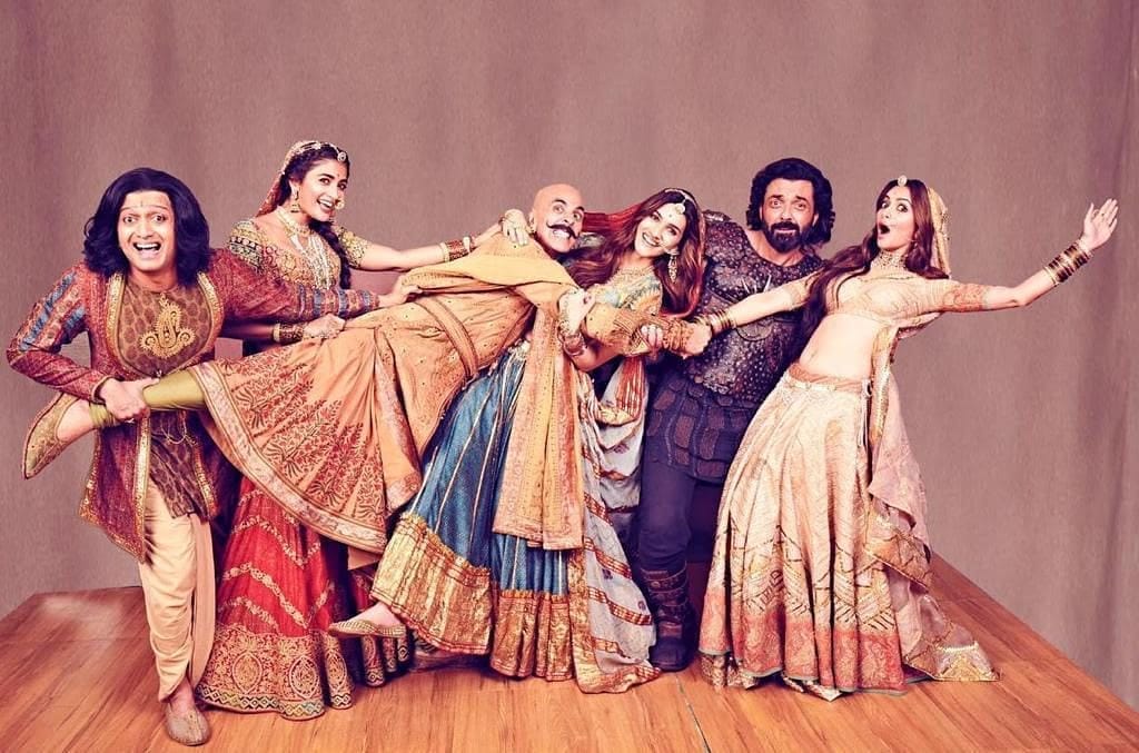 Box Office Collection Saand Ki Aankh Made In China Housefull 4  Laal Kaptaan War The Sky Is Pink