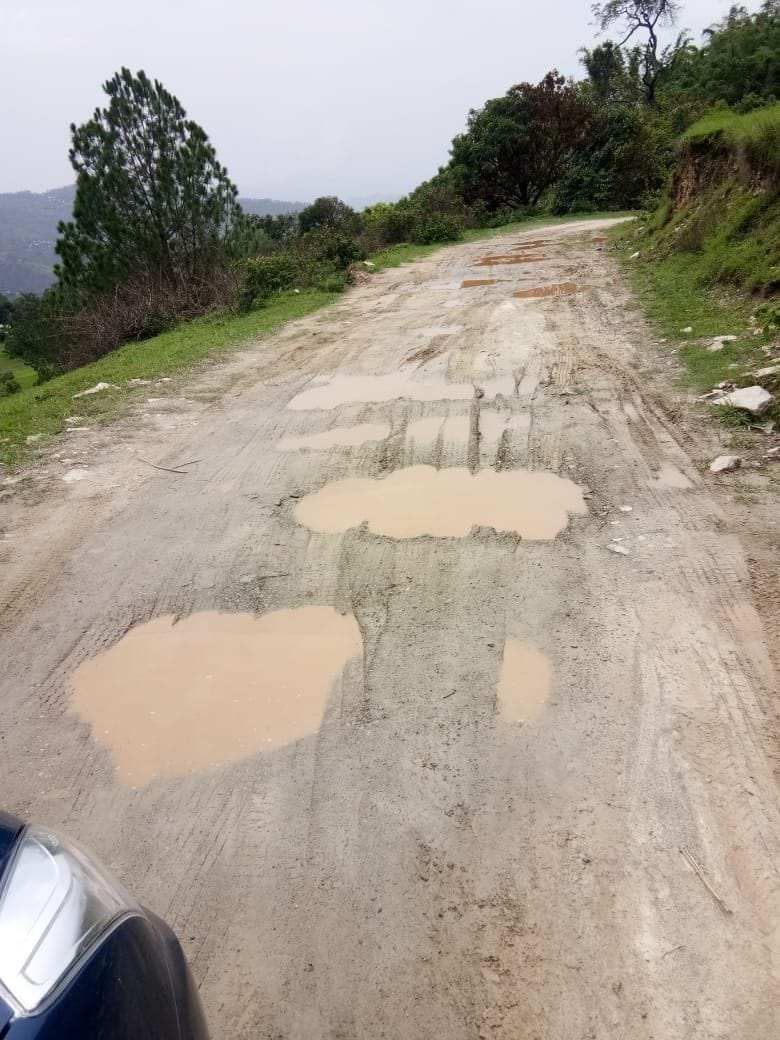 The Amyadi-Kunkoli road became uneasy due to lack of asphalt