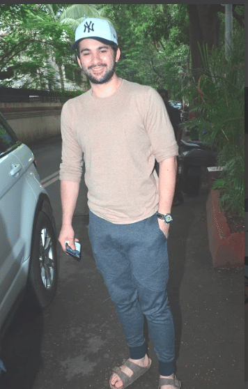 karan deol to kartik aaryna bollywood celebrities spotted at mumbai