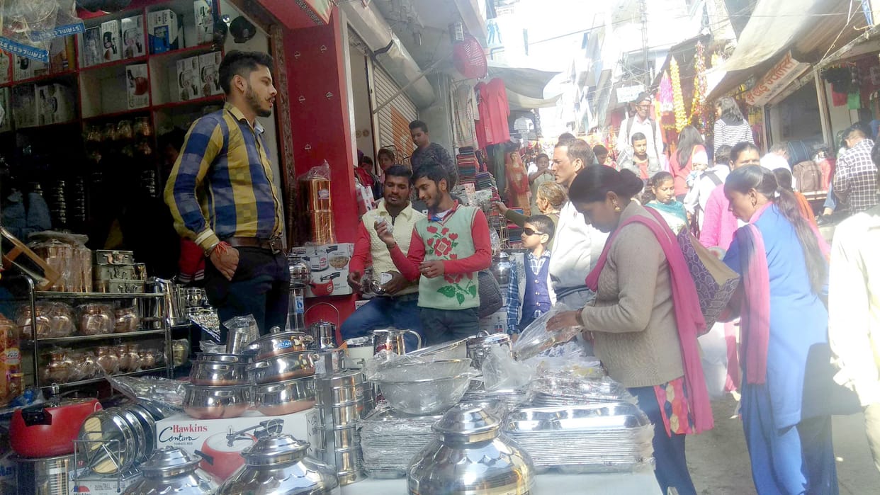 people bought utensiles on Dhanteras festival
