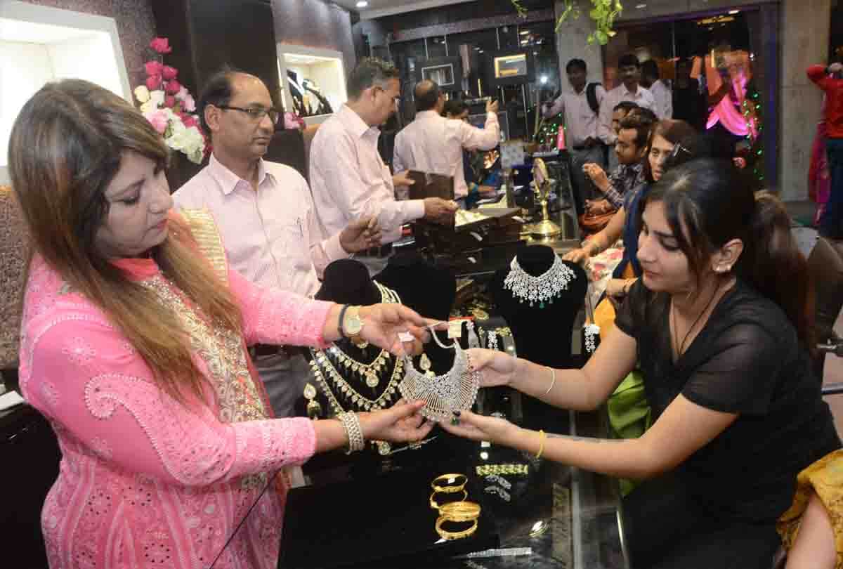 dhanteras celebration in kanpur