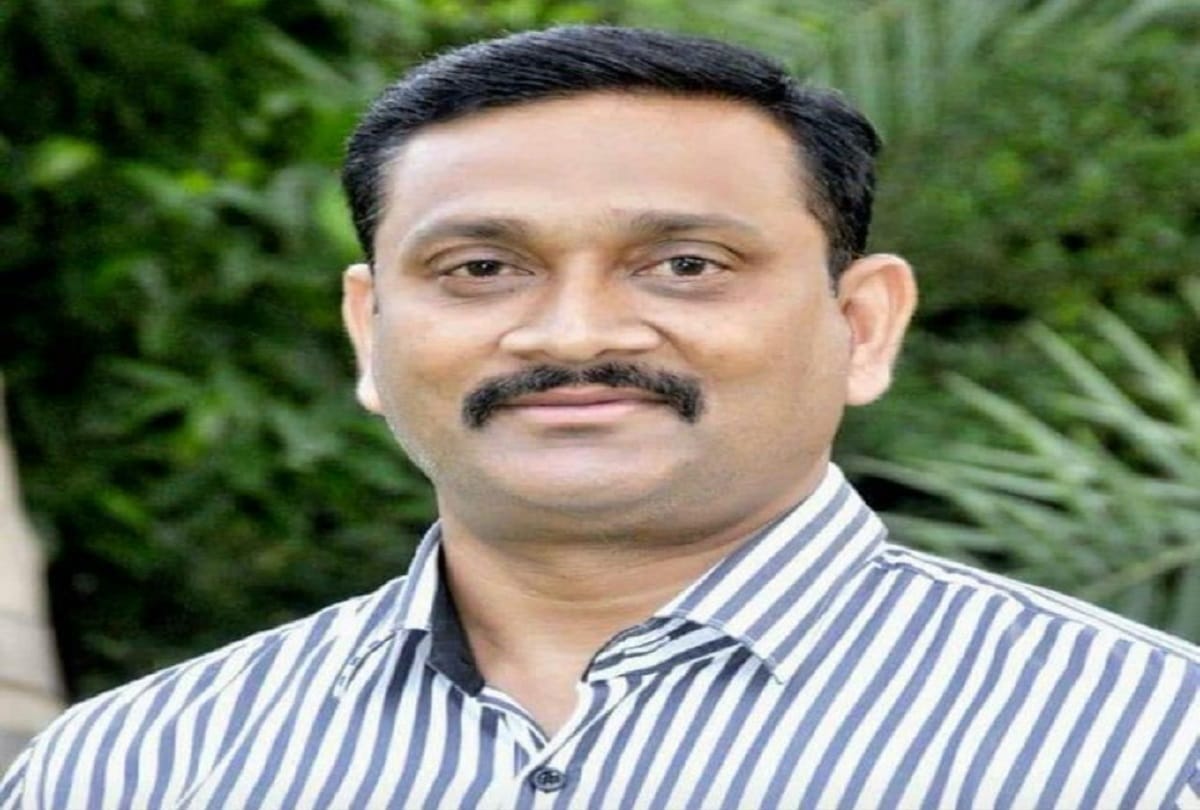 Rajesh padvi Left the police job before the election, now becomes mla