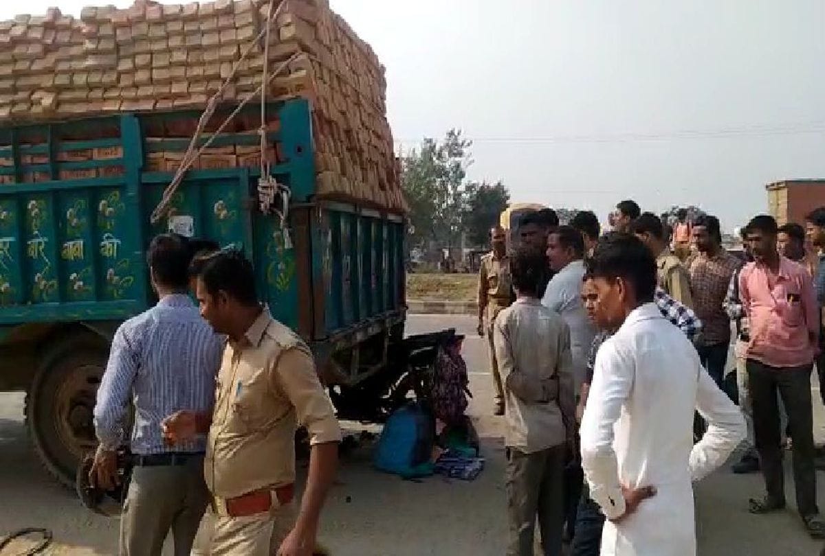 three died in road accident on agra delhi highway in mathura