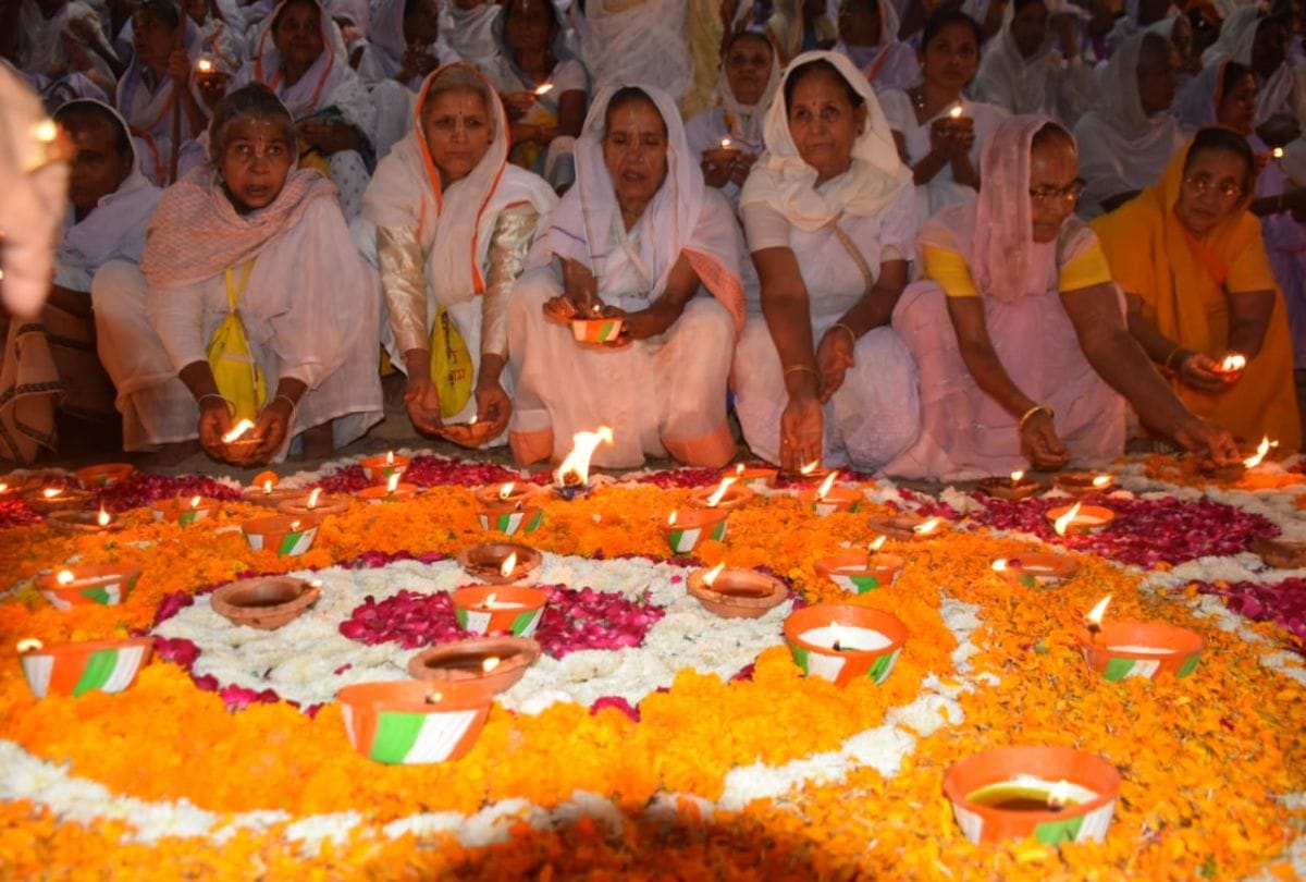 Widows Celebrates diwali on Yamuna Ghat In Varindavan