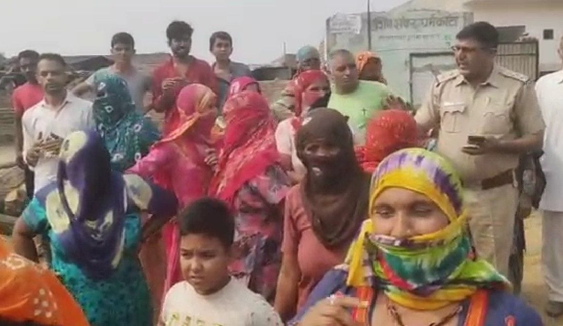 water crisis, women, road jaam