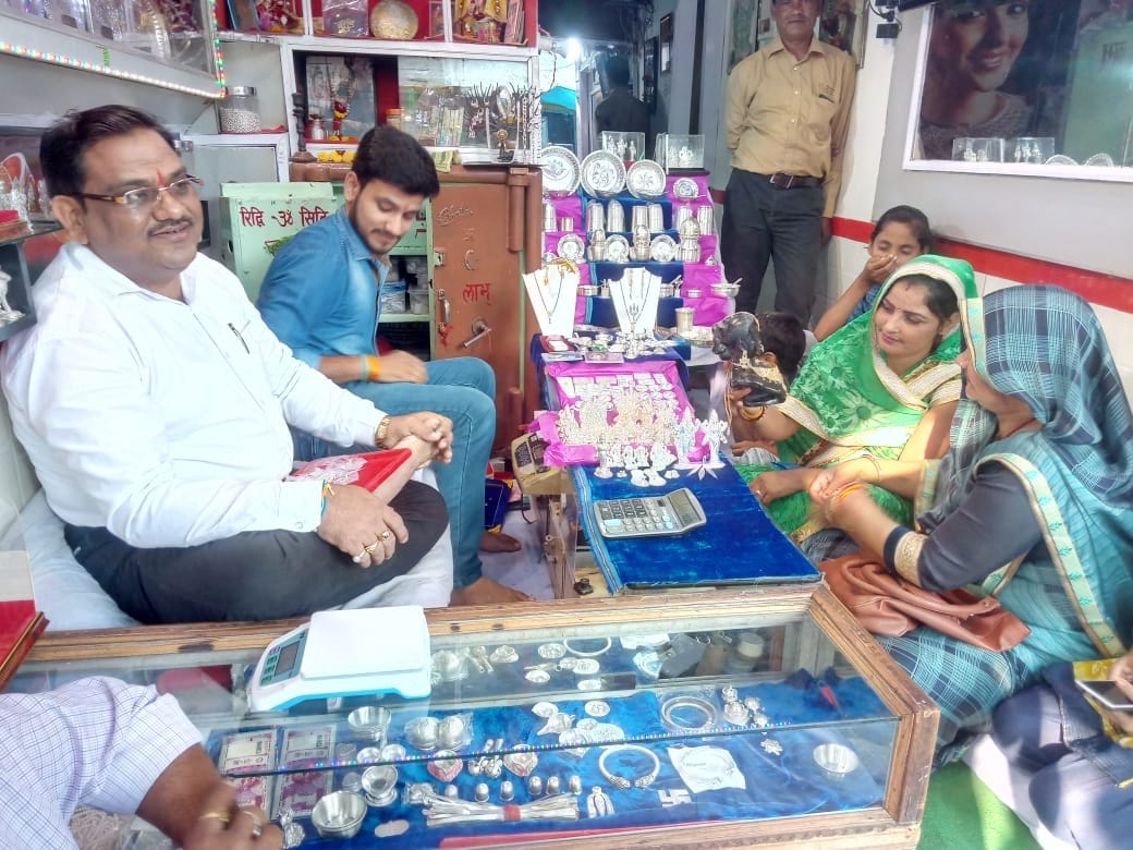 Jhoom bazaar on Dhanteras, turnover of 250 crores