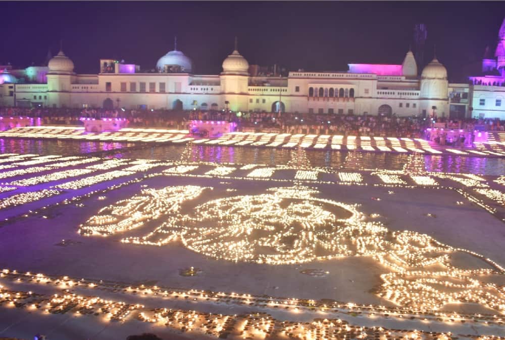 bollywood writer Manoj Yadav shared a girl photo after Ayodhya deepotsav