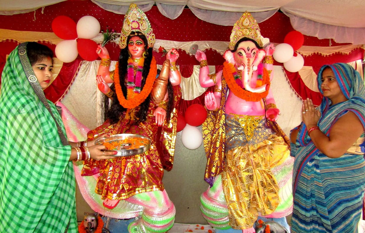 Mother Lakshmi worshiped with Vedic hymns