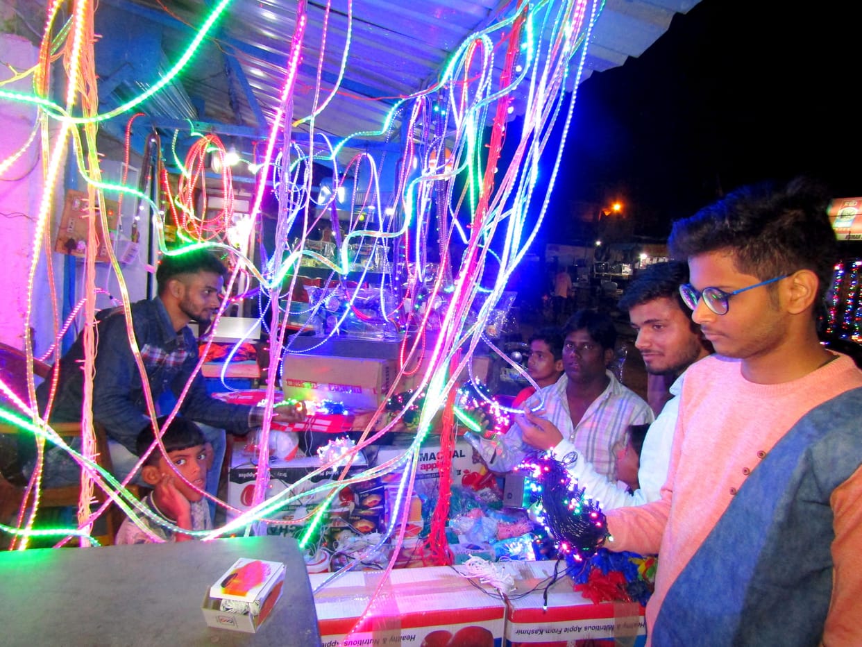 Deepawali tomorrow, ecstasy from homes to market